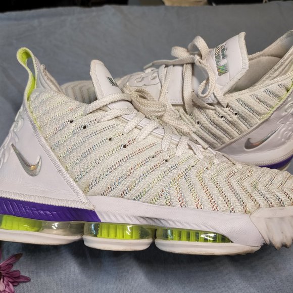 Nike Lebron 16 - Feb.2019 ‘Buzz Lightyear’ edition Size US10 - Picture 6 of 7